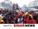 sinarnews_aron_lastrin_advokat_pengacara_nikolas_naibaho_20250501_212002_0000